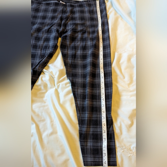AdditionElle 2X gray plaid leggings EUC - Picture 6 of 6